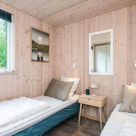5 Star In Henne Holiday home