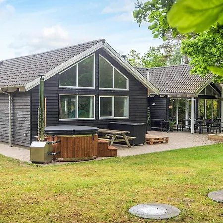 5 Star In Henne Holiday home Henne Strand