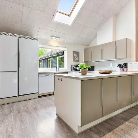 5 Star In Henne Holiday home