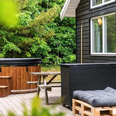 5 Star In Henne Holiday home Henne Strand